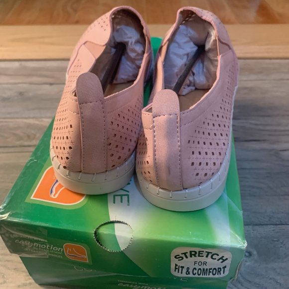 NWT EASY STREET FRESH SLIP ON‎ PERFORATED SNEAKER SHOES BLUSH GORE 7.5 - Picture 7 of 11